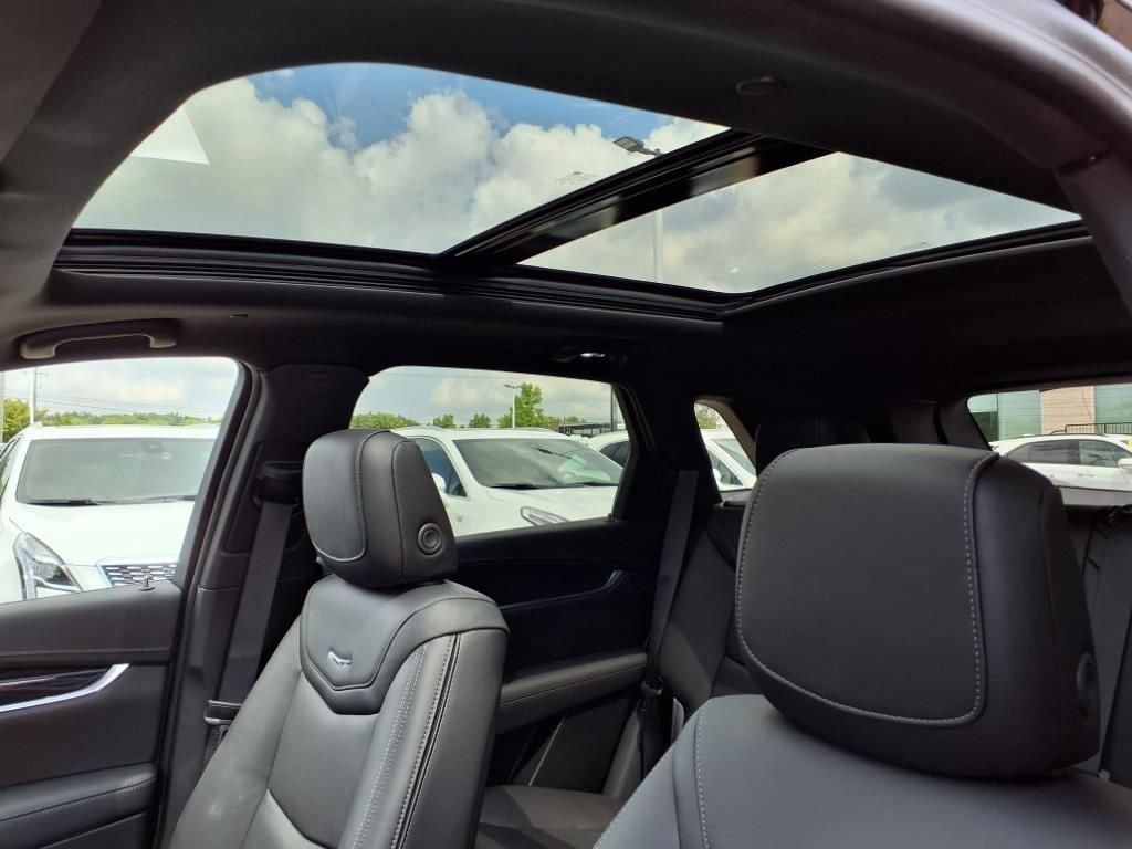 New 2025 Cadillac XT5 Premium Luxury w/ LPO, Floor Liner Package image 15