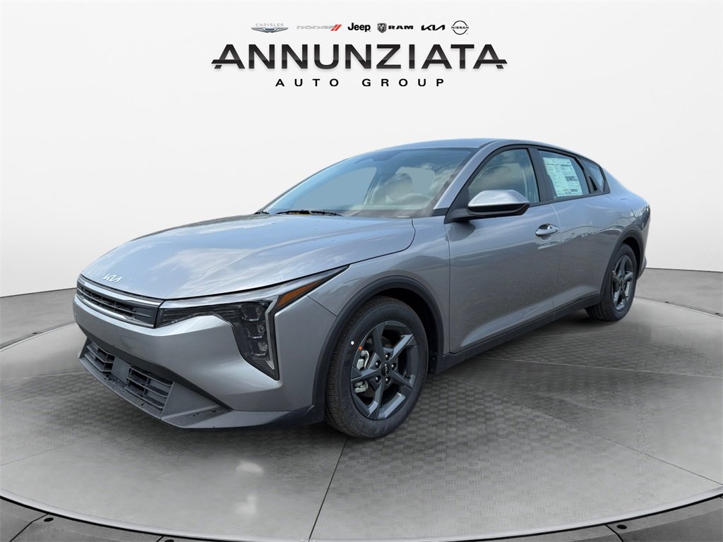 New 2025 Kia K4 LXS