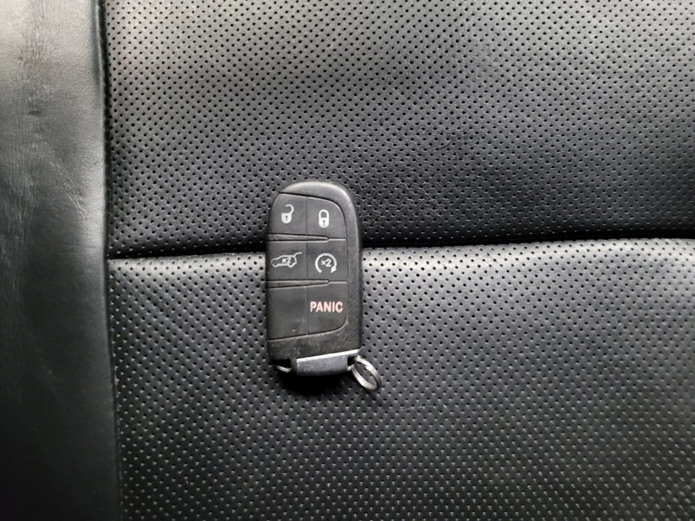 Used 2015 Jeep Grand Cherokee Overland AWD/4WD image 32