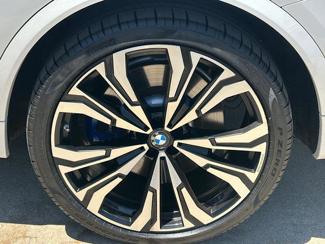 Certified 2024 BMW X7 M60i w/ Executive Package AWD/4WD image 32