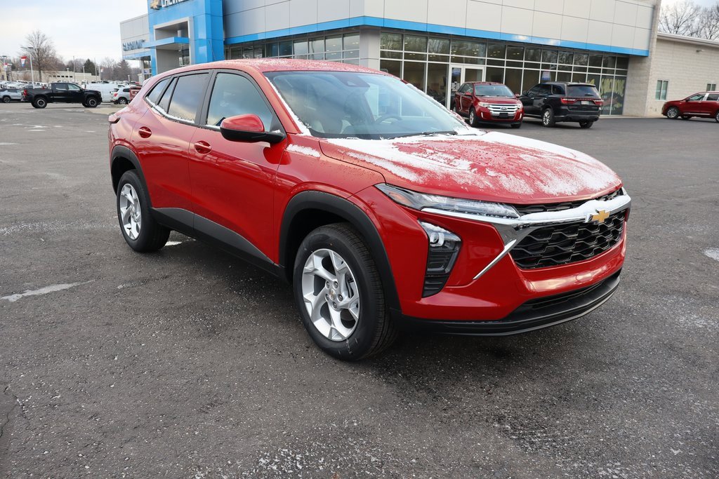 New 2026 Chevrolet Trax LS w/ LS Convenience Package image 2