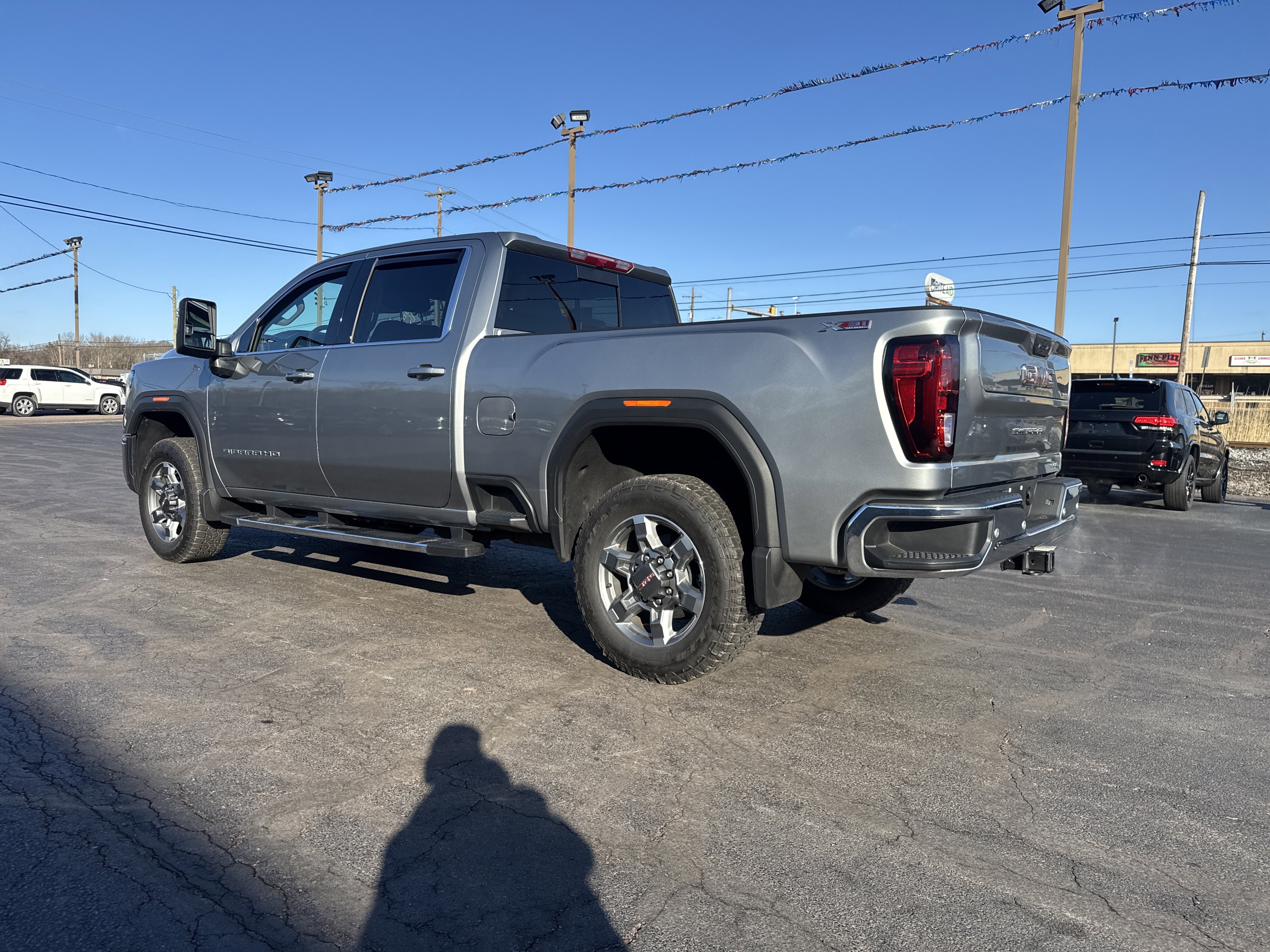 Used 2025 GMC Sierra 2500 SLE w/ SLE Value Package; AWD/4WD image 6