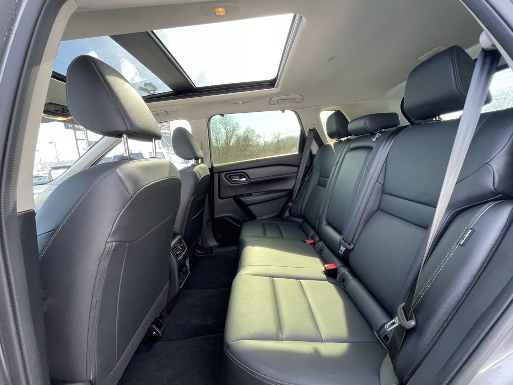 Used 2023 Nissan Rogue SL w/ SL Premium Package image 22