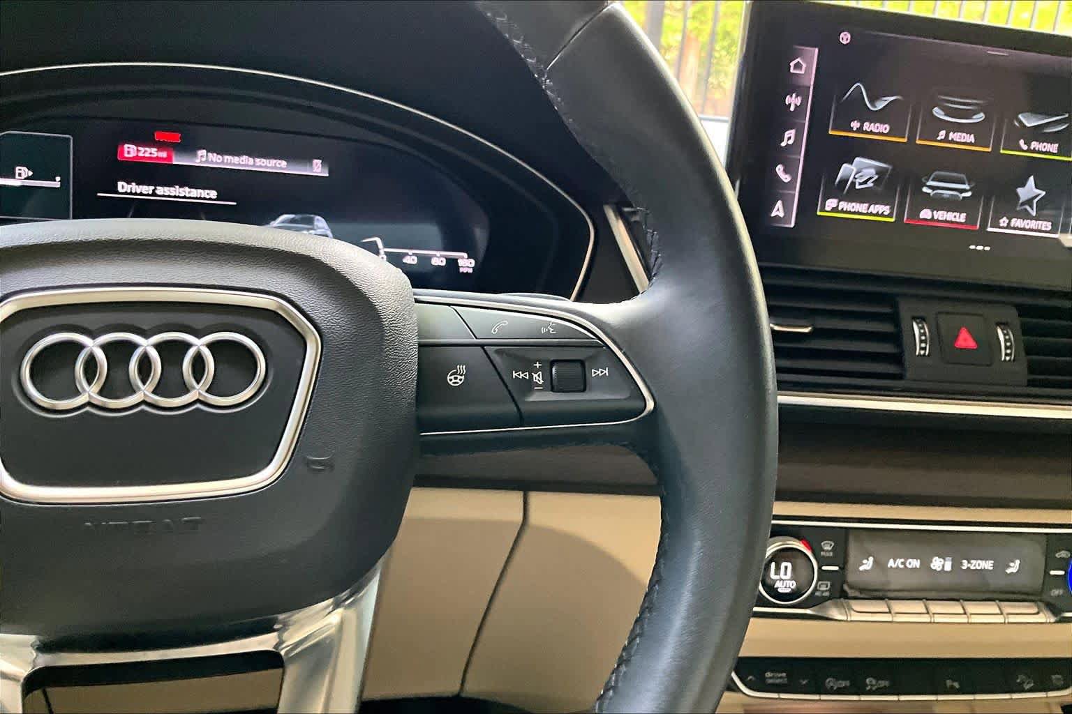 Used 2021 Audi Q5 2.0T Premium Plus w/ Premium Plus Package AWD/4WD image 24
