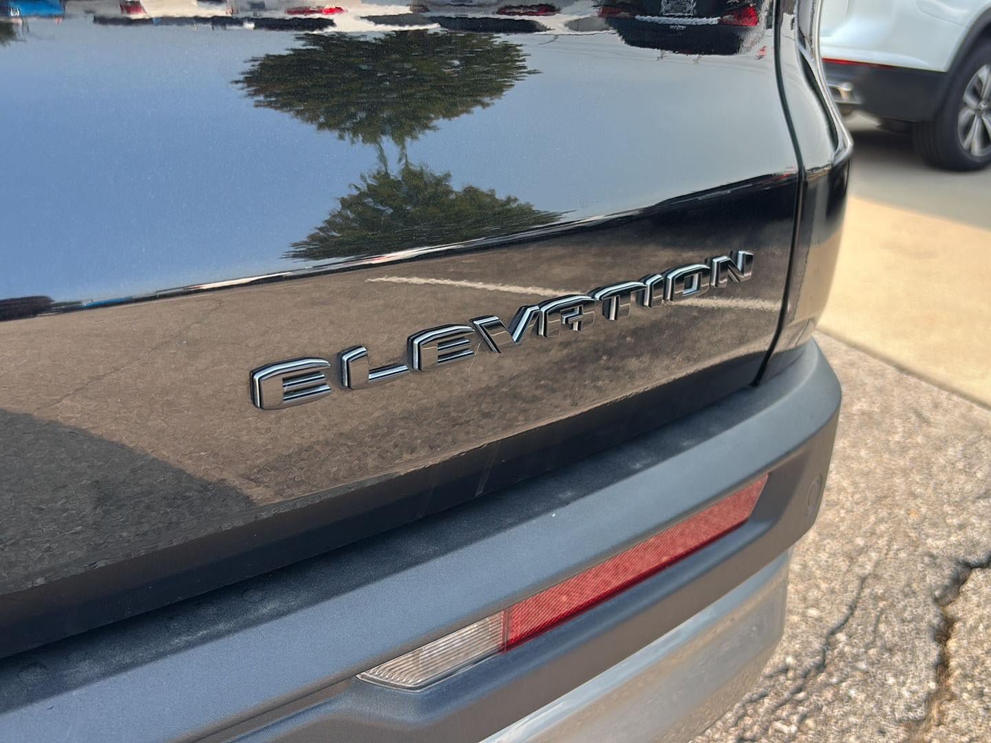 Used 2025 GMC Acadia Elevation AWD/4WD image 23
