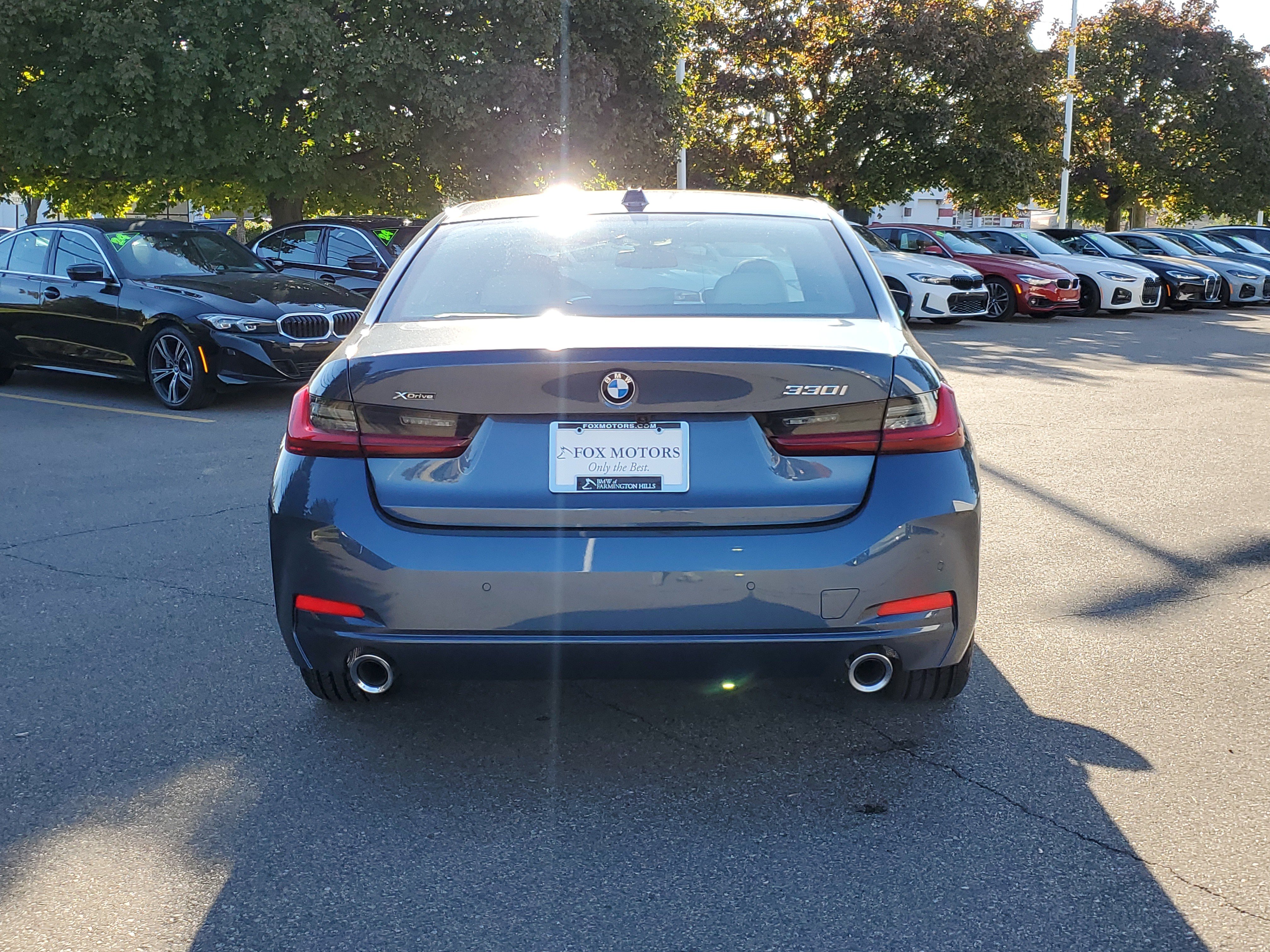 New 2026 BMW 330i xDrive Sedan w/ Premium Package AWD/4WD image 4