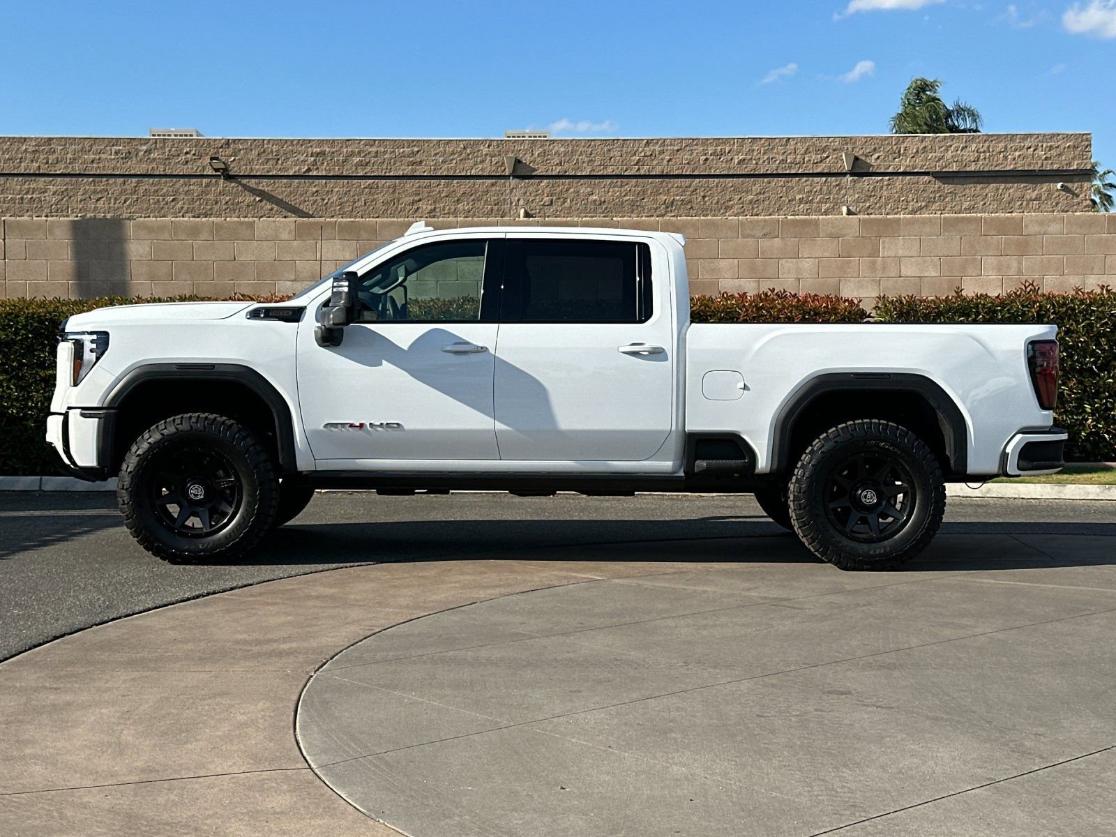 New 2026 GMC Sierra 2500 AT4 w/ AT4 Premium Plus Package image 7