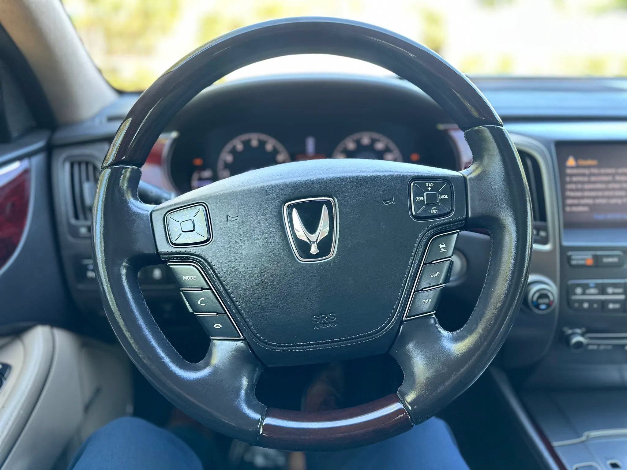 Used 2013 Hyundai Equus Signature RWD image 8