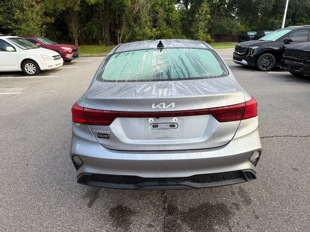 Certified 2024 Kia Forte LXS FWD image 6