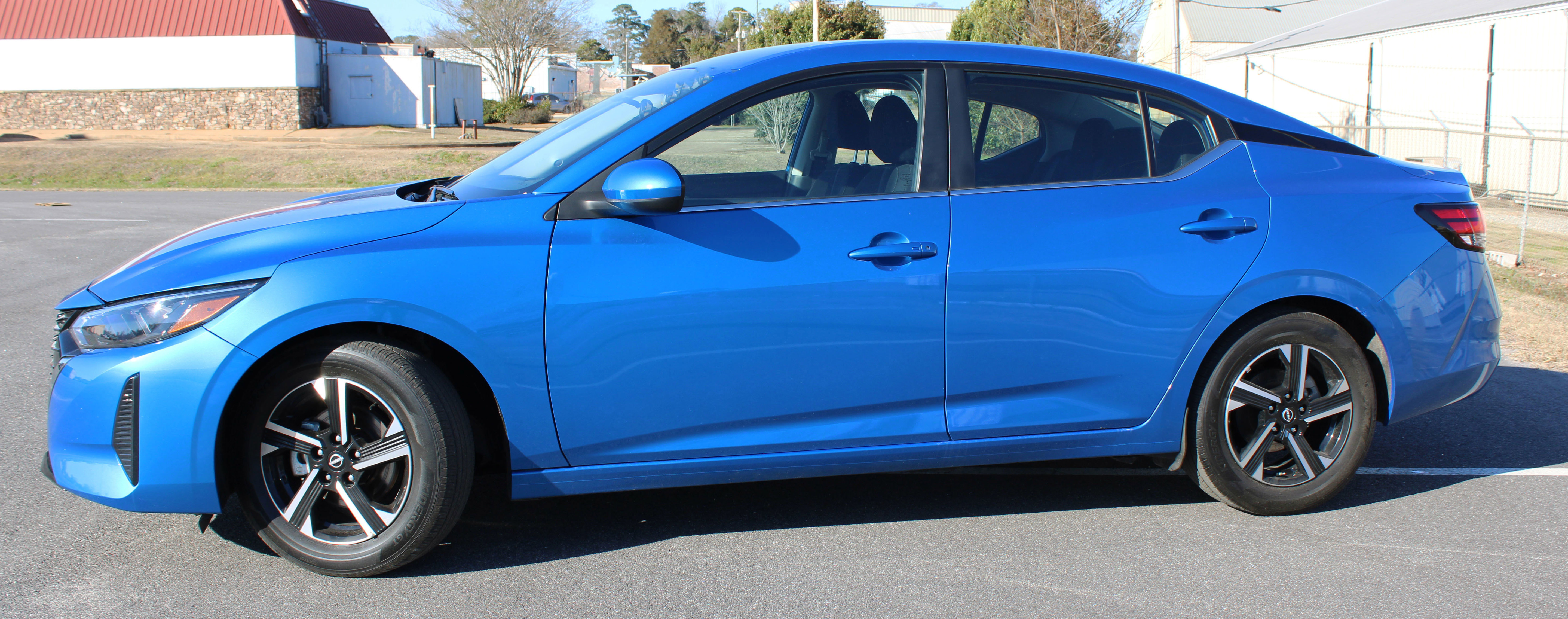 Used 2025 Nissan Sentra SV image 2