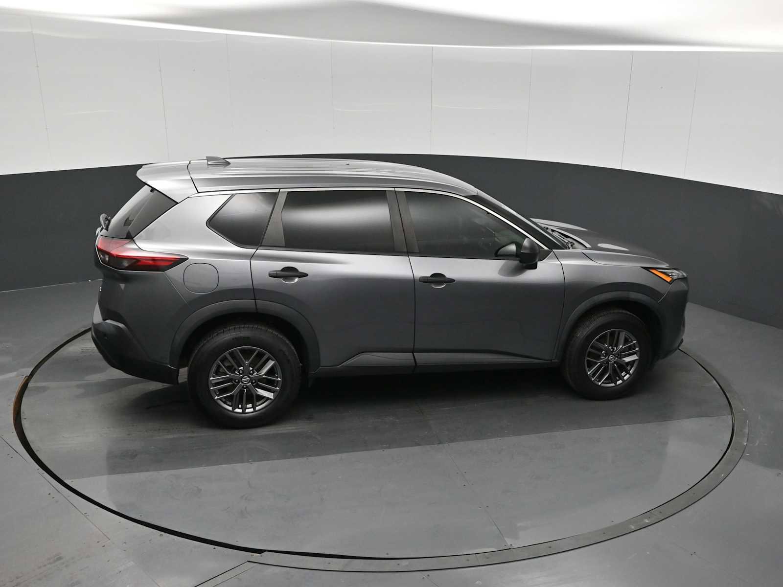 Used 2021 Nissan Rogue S image 17