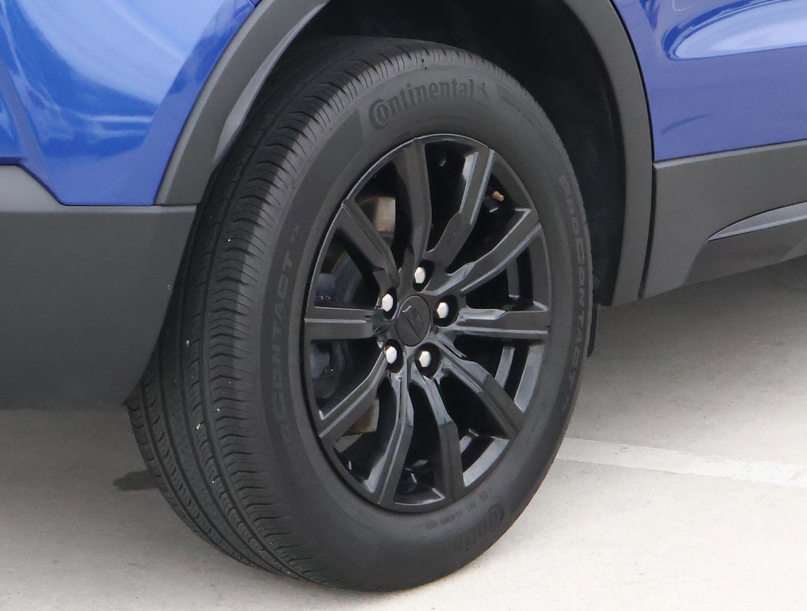 Certified 2023 Cadillac XT4 Sport FWD image 12