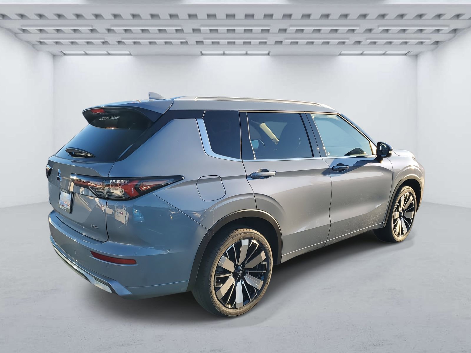 New 2026 Mitsubishi Outlander SEL image 4