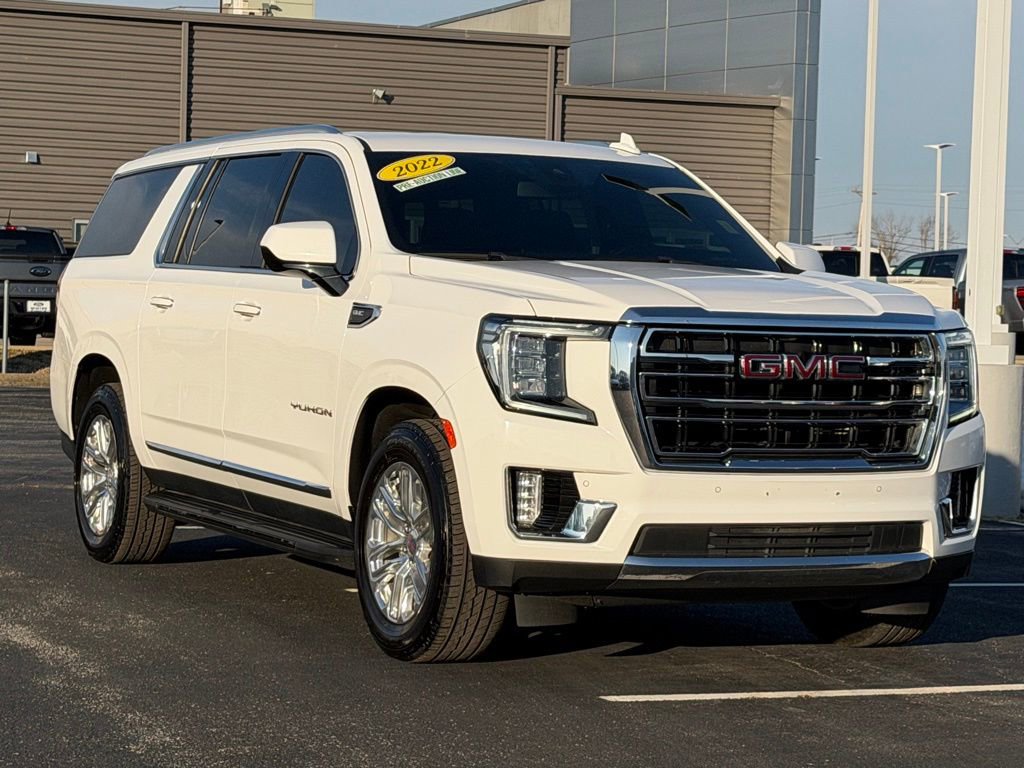Used 2022 GMC Yukon XL SLT image 2