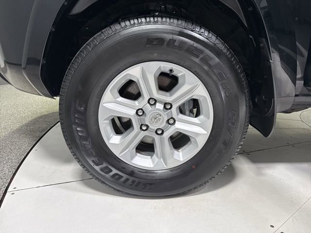 Used 2022 Toyota 4Runner SR5 Premium w/ Moonroof Package AWD/4WD image 9