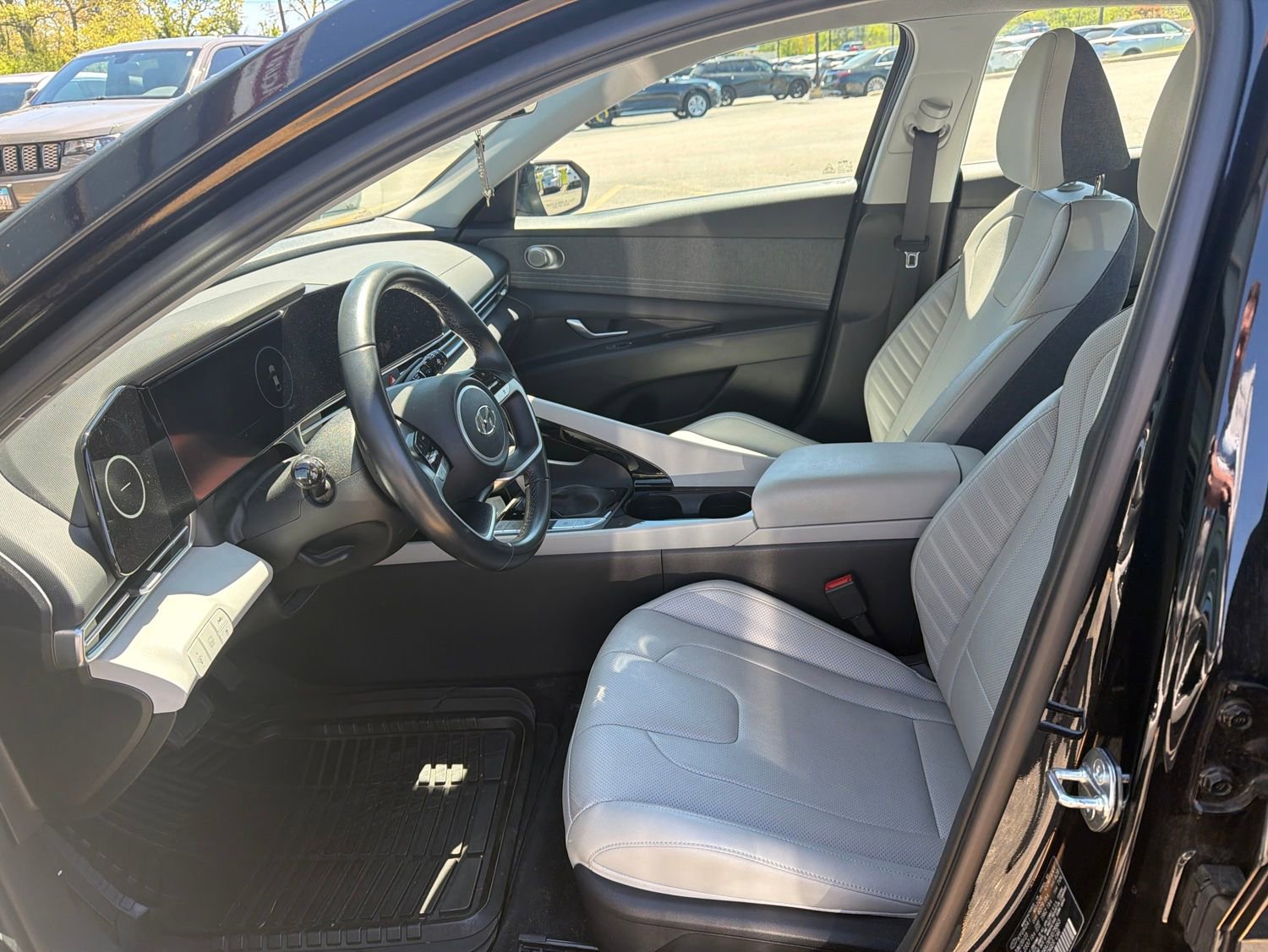 Used 2023 Hyundai Elantra Limited w/ Cargo Package FWD image 42