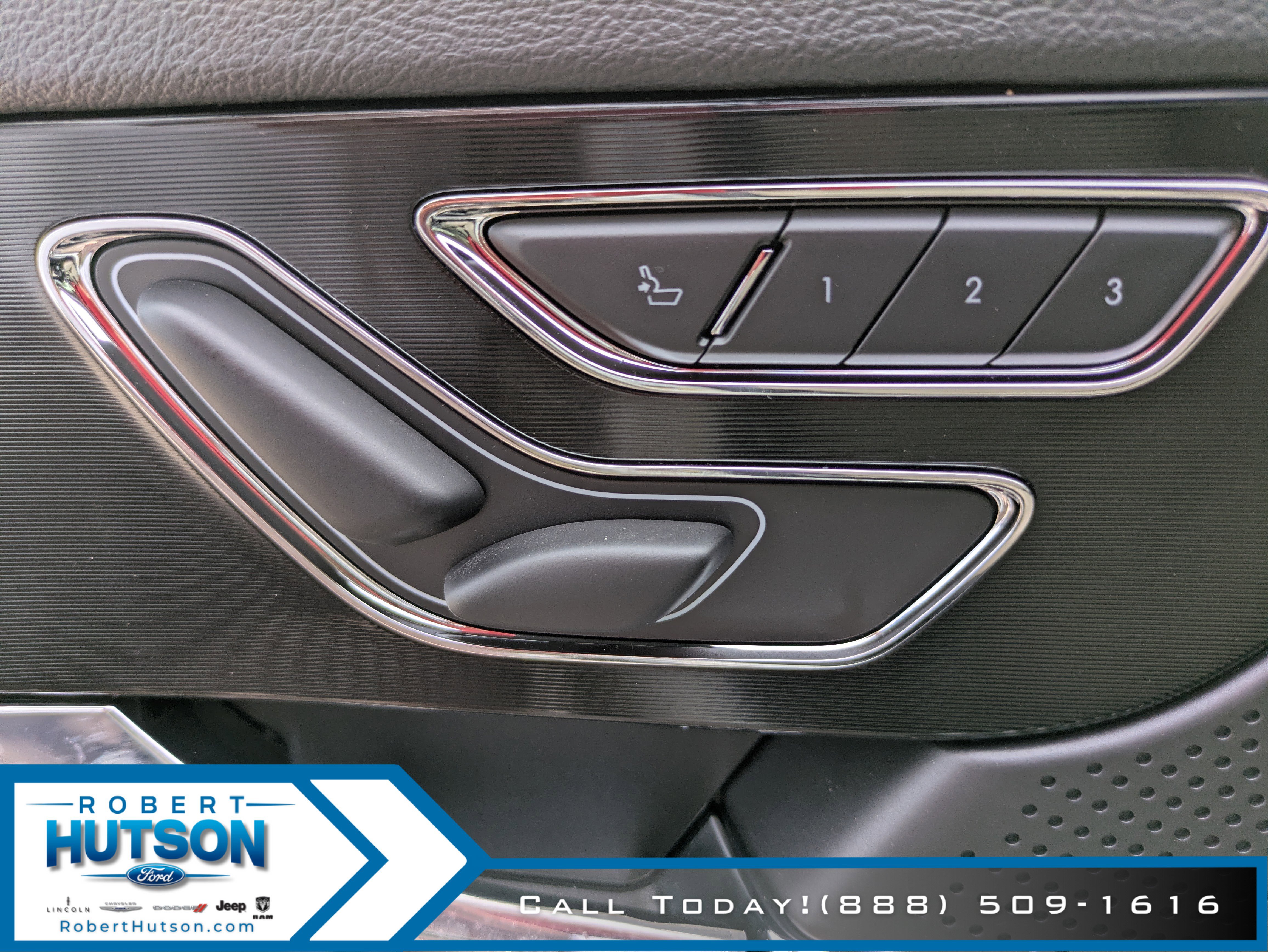 New 2025 Lincoln Corsair Grand Touring image 18