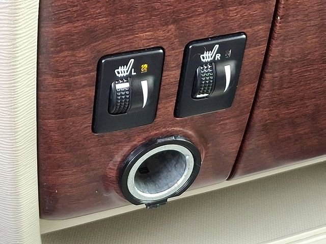 Used 2014 Toyota Sienna XLE image 28