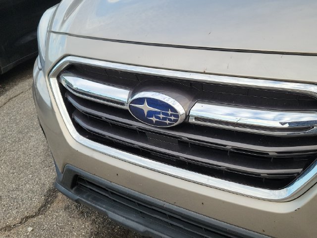 Used 2019 Subaru Outback 2.5i Limited w/ Popular Package #2 AWD/4WD image 5