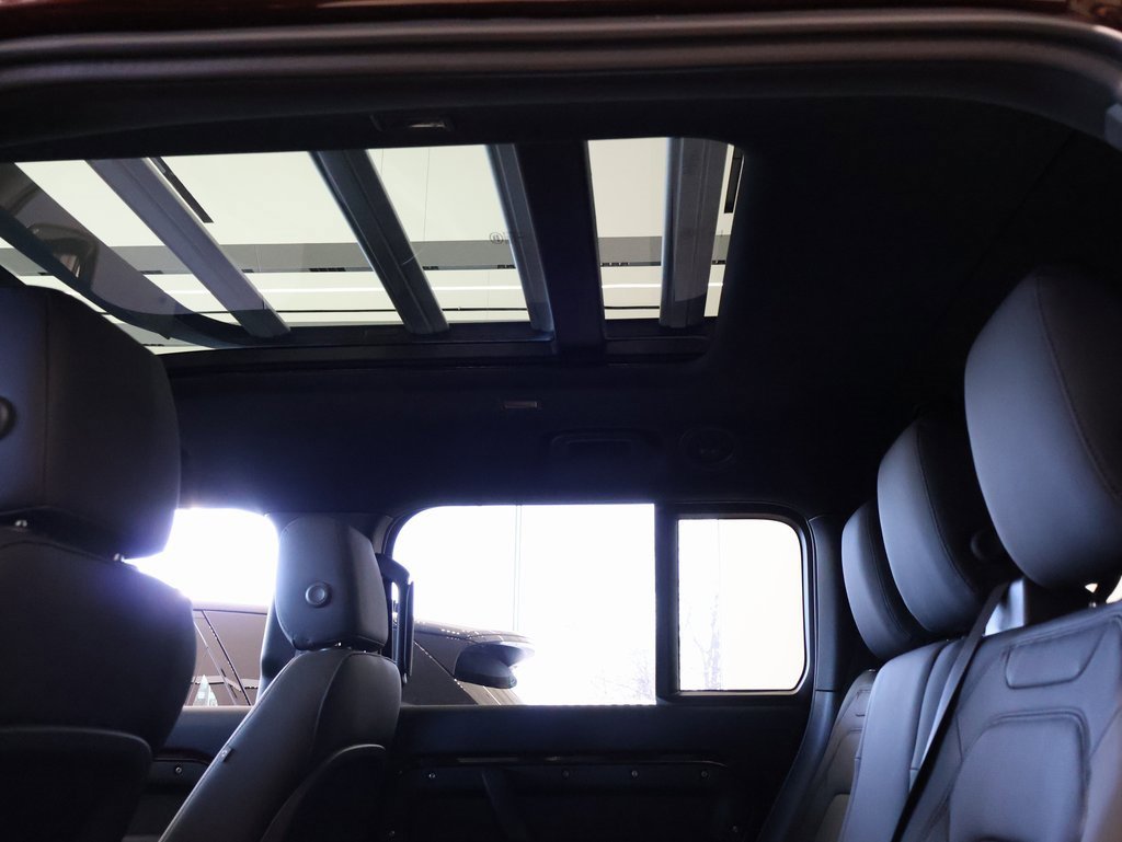New 2025 Land Rover Defender 130 X-Dynamic SE image 12