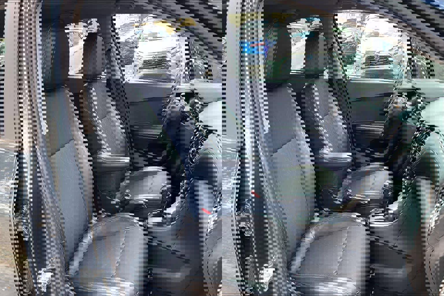 Used 2021 Chevrolet Trax LT w/ LT Convenience Package image 7