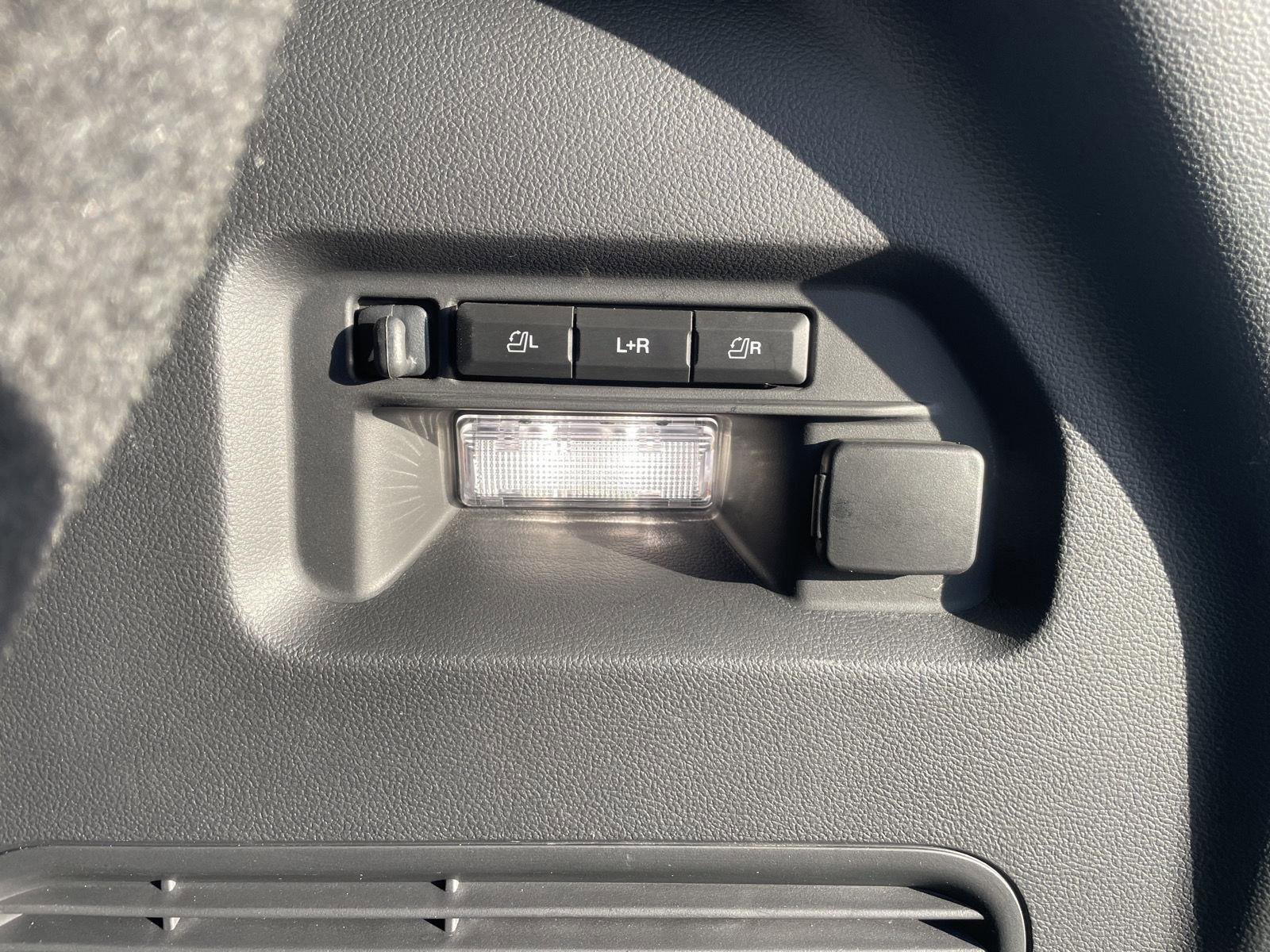 Used 2025 Ford Explorer Platinum w/ LUX Leather Package image 32