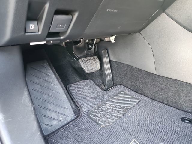 Used 2025 Toyota RAV4 XSE image 34