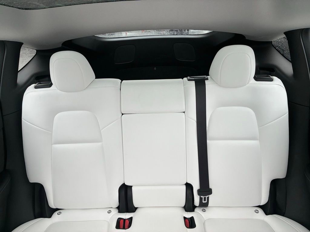 Used 2022 Tesla Model Y Performance image 13