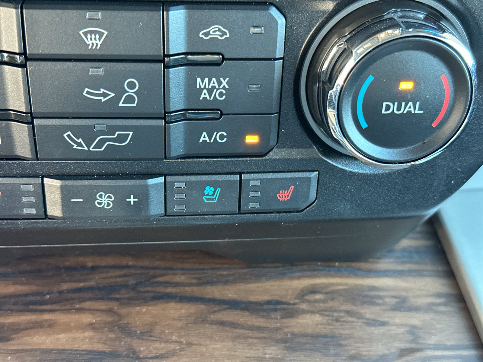 Used 2018 Ford F150 Lariat w/ Max Trailer Tow Package AWD/4WD image 28