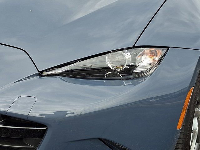 Used 2022 MAZDA MX-5 Miata Grand Touring w/ Appearance Package RWD image 12