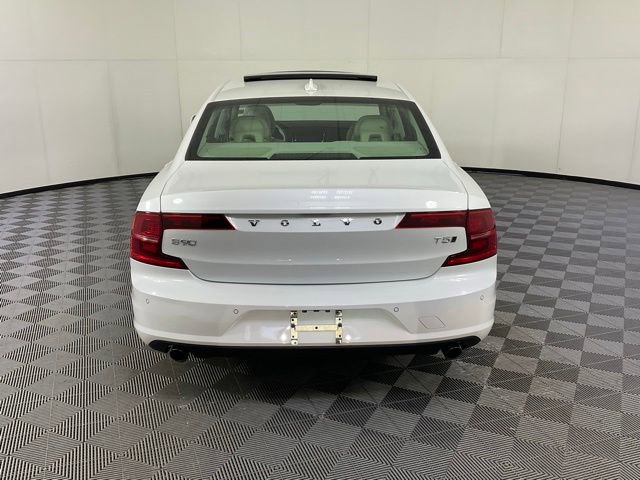 Used 2018 Volvo S90 T5 Momentum w/ Convenience Package AWD/4WD image 5