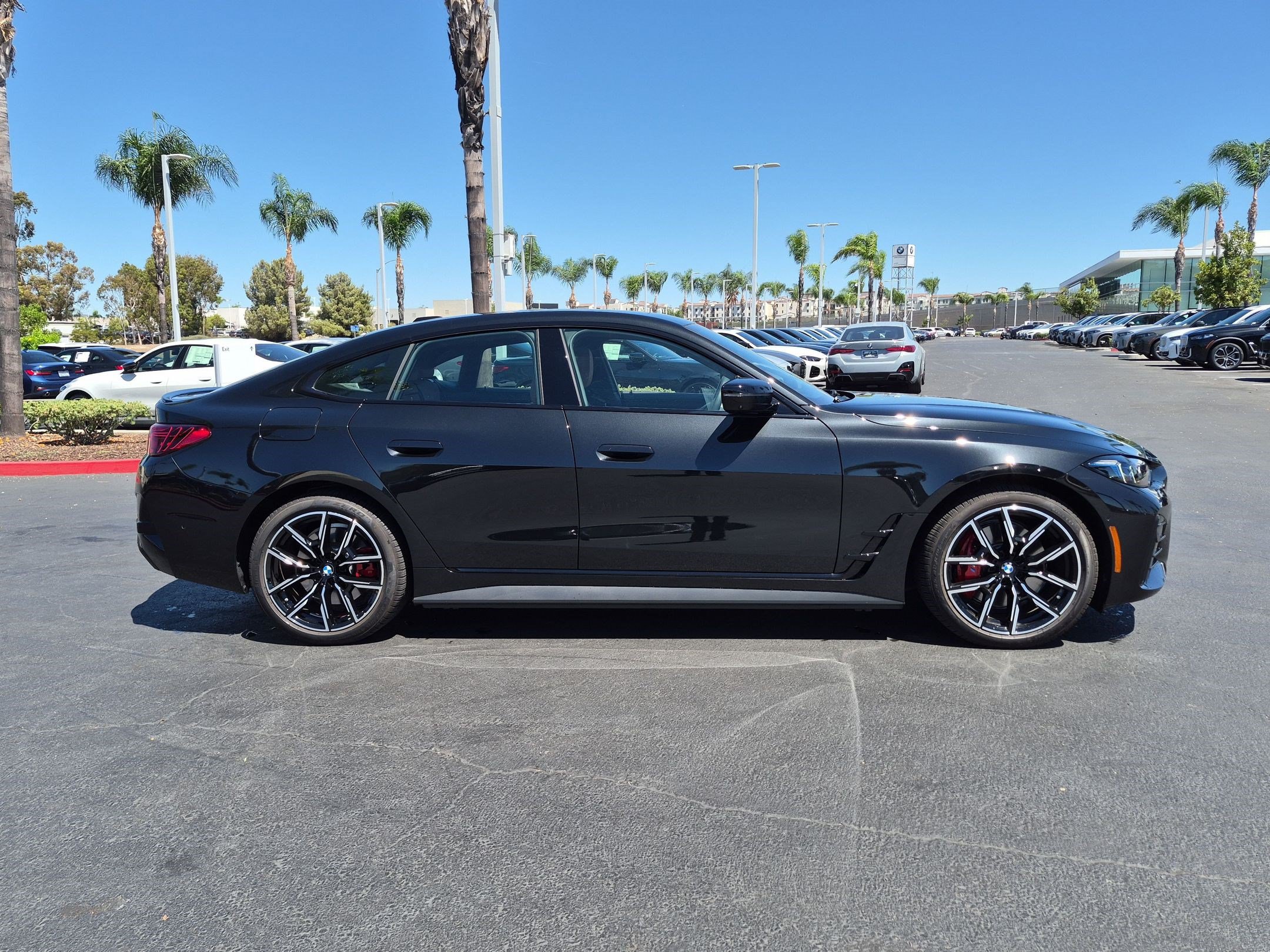 Used 2026 BMW i4 xDrive40i w/ M Sport Package AWD/4WD image 11