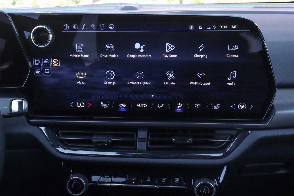 Used 2025 Chevrolet Equinox EV RS image 29