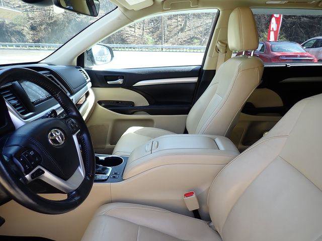 Certified 2018 Toyota Highlander XLE image 10