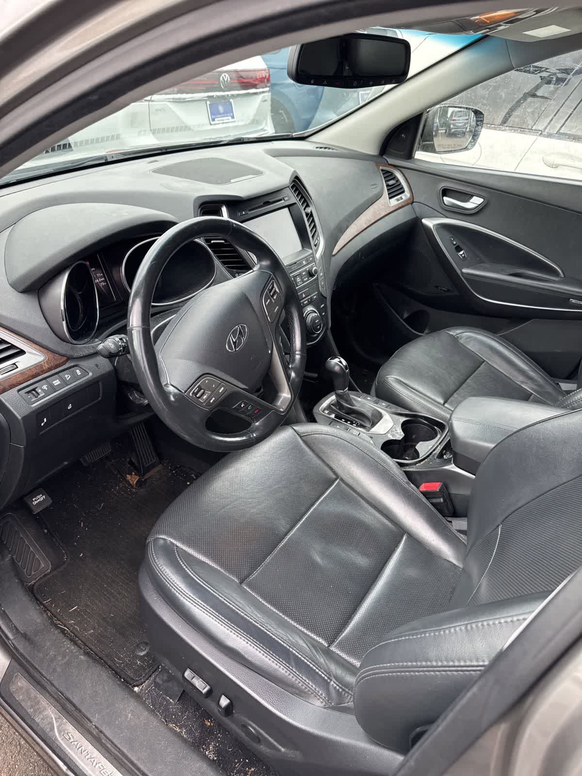 Used 2018 Hyundai Santa Fe Sport FWD image 2