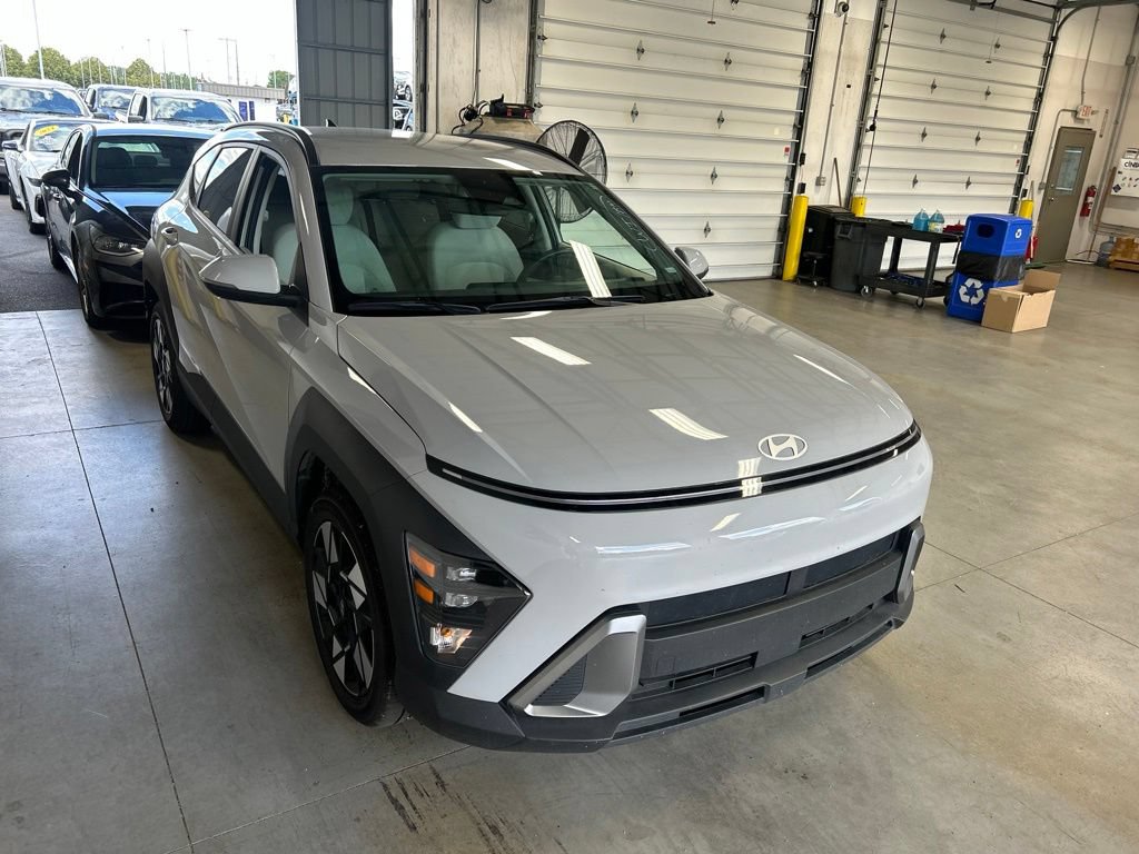 Used 2025 Hyundai Kona SEL FWD image 1