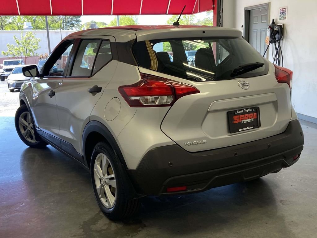 Used 2020 Nissan Kicks S image 5