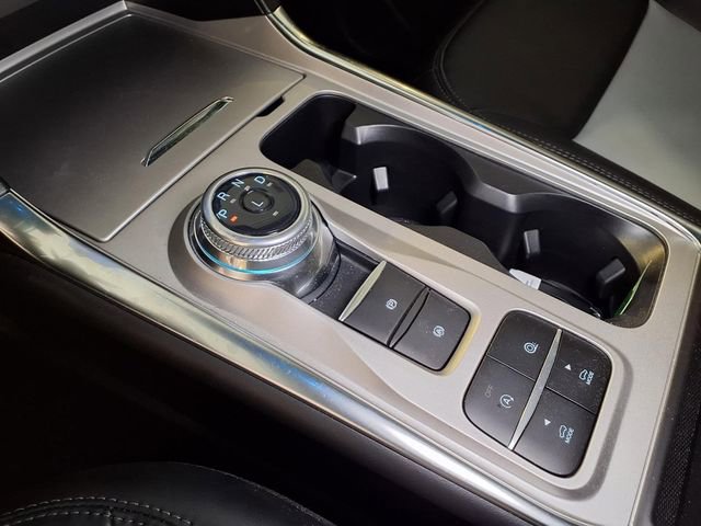 Used 2024 Ford Explorer XLT w/ Equipment Group 202A image 11