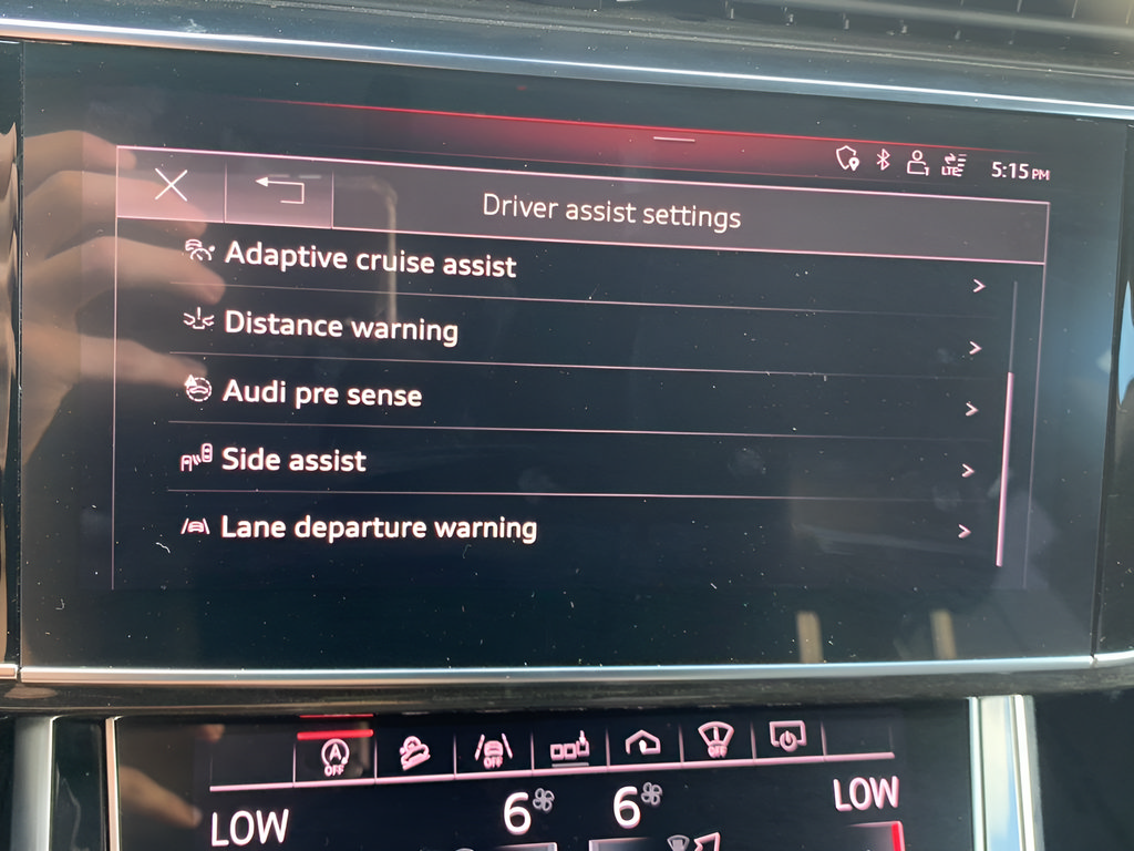 Used 2019 Audi Q8 Prestige w/ Luxury Package AWD/4WD image 28