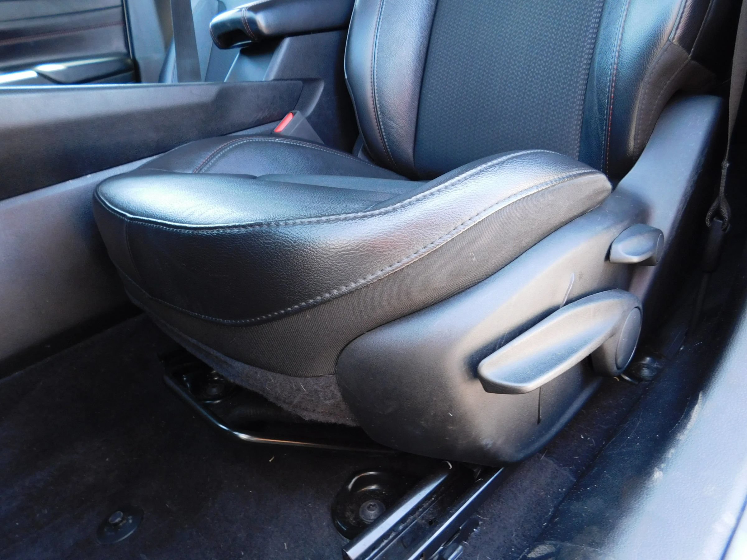 Used 2022 Jeep Compass Trailhawk AWD/4WD image 16