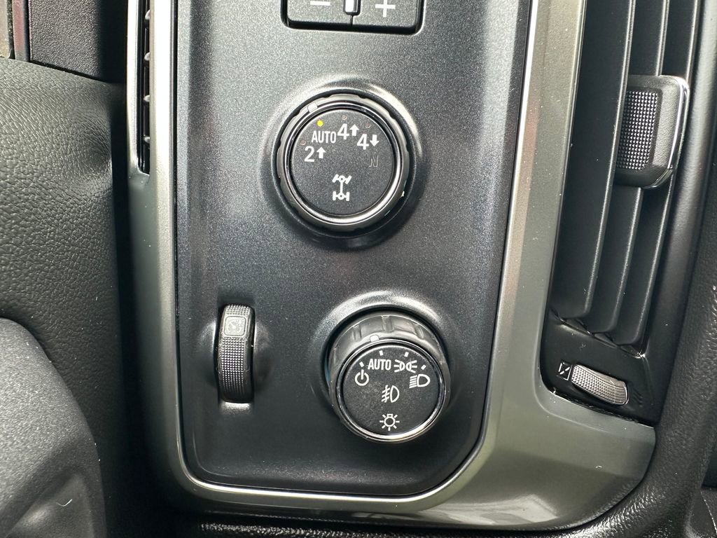 Used 2019 Chevrolet Silverado 1500 LT w/ All Star Edition AWD/4WD image 7