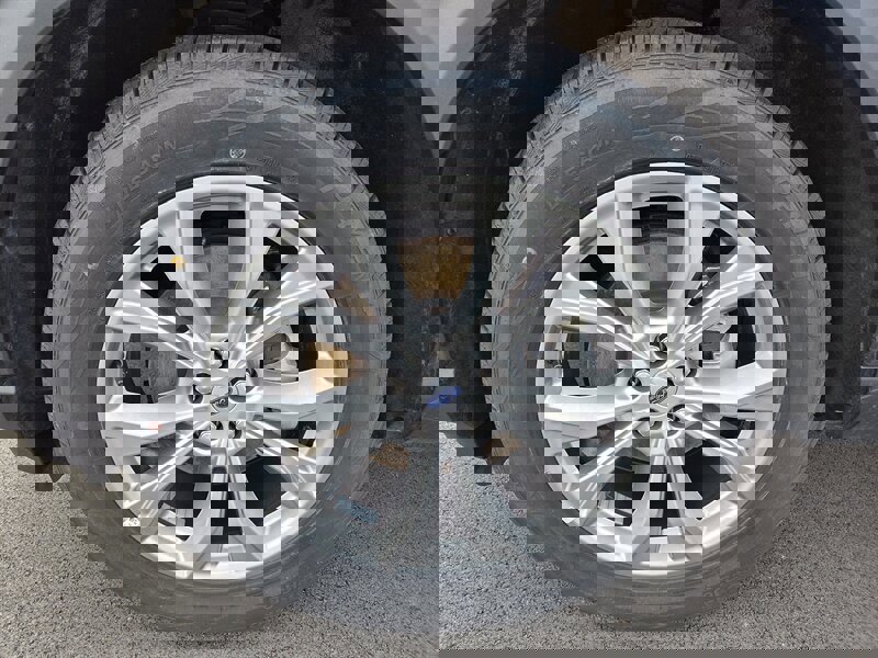 Used 2023 Ford Explorer Limited image 9