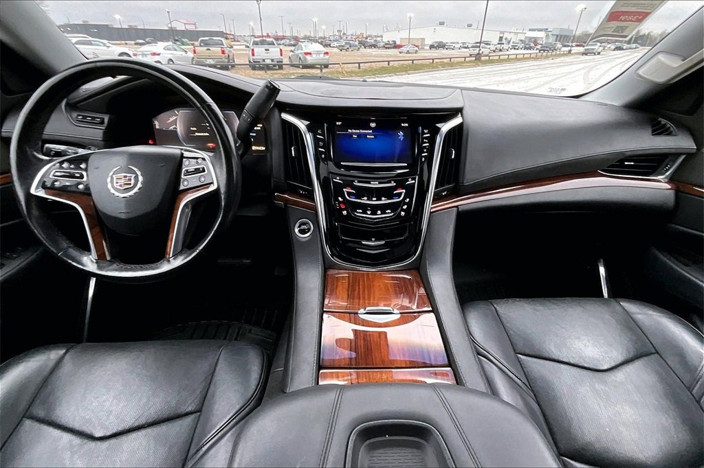 Used 2015 Cadillac Escalade ESV Premium image 13