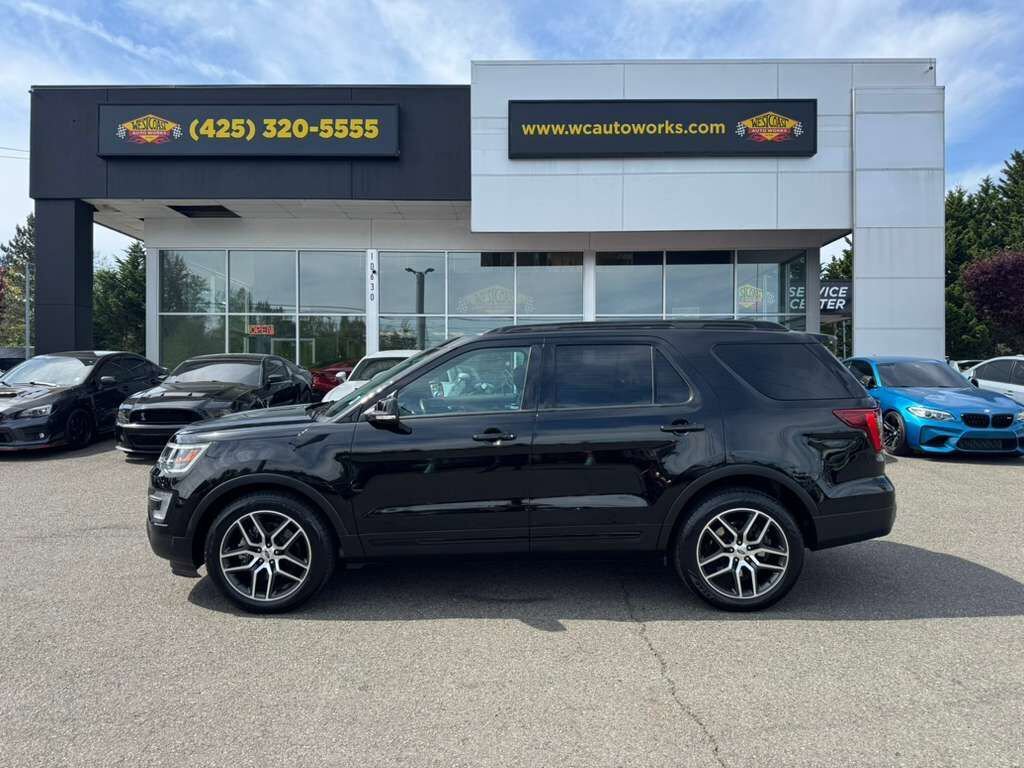 Used 2017 Ford Explorer Sport w/ Equipment Group 401A AWD/4WD image 2