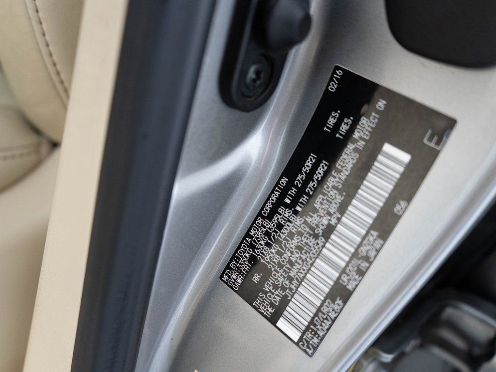 Used 2016 Lexus LX 570 4WD w/ Luxury Package image 39