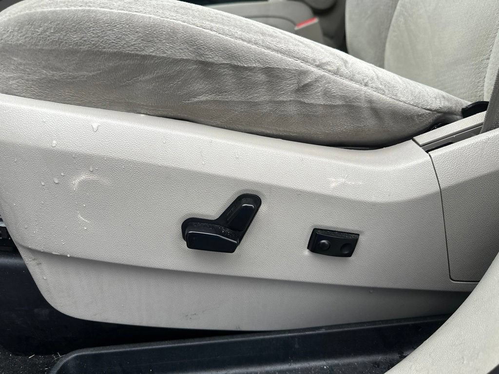Used 2015 Dodge Grand Caravan SXT FWD image 19