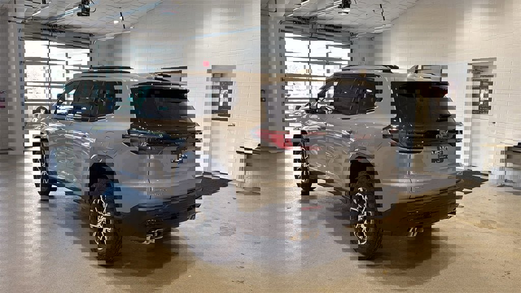 New 2026 GMC Acadia AT4 w/ Luxury Package image 5