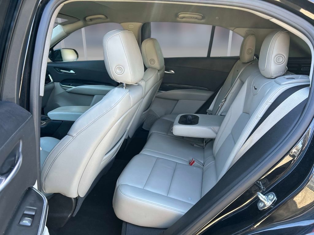 Used 2023 Cadillac XT4 Premium Luxury AWD/4WD image 14