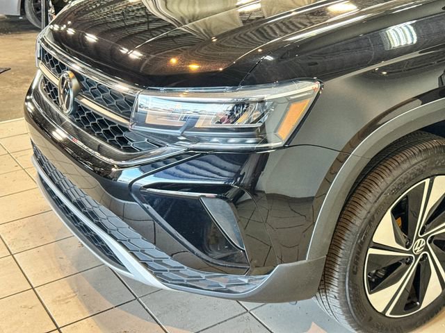 Used 2024 Volkswagen Taos SE w/ Panoramic Sunroof Package image 45