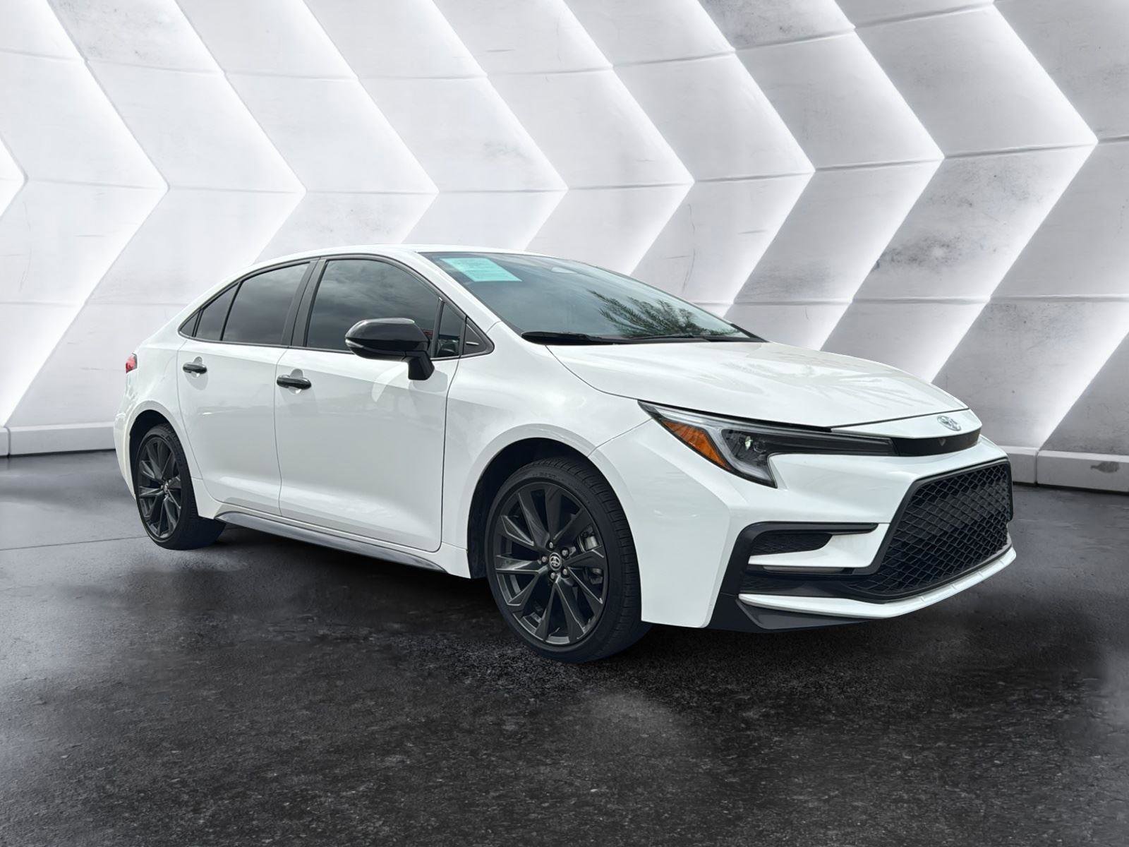 Used 2025 Toyota Corolla SE image 1